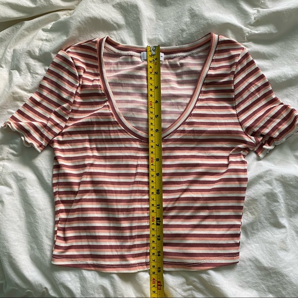 Striped Crop Top - Picture 4 of 6